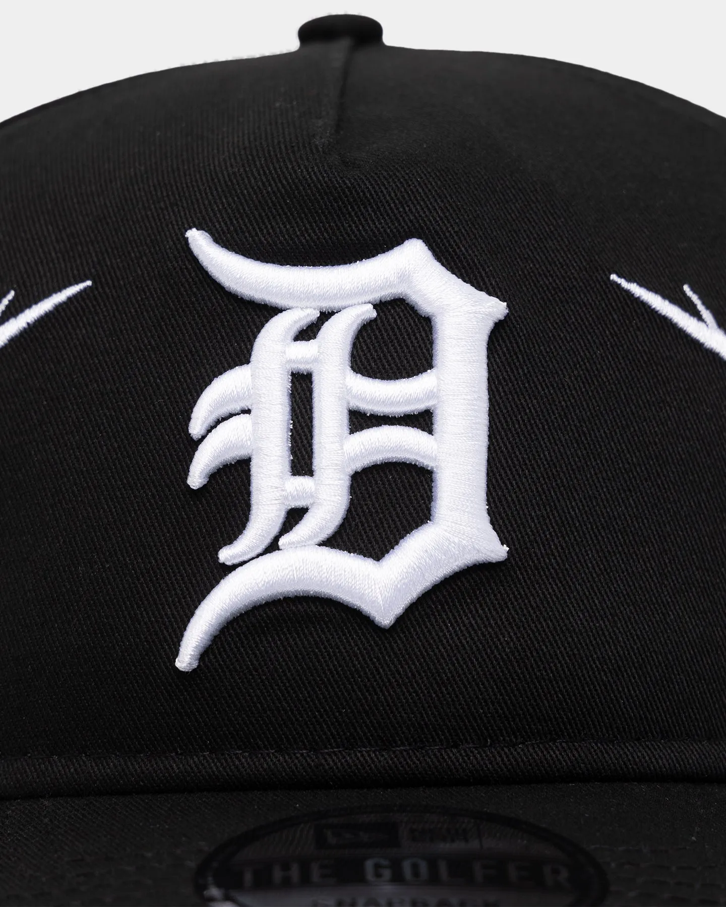 New Era Detroit Tigers 'Twisted Thorns' Golfer Pre-Curved Snapback Black
