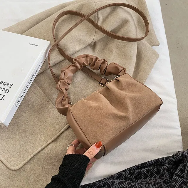 PUCKER HAND BAG