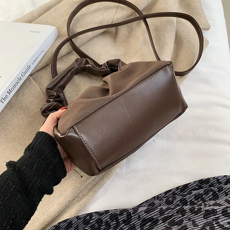 PUCKER HAND BAG