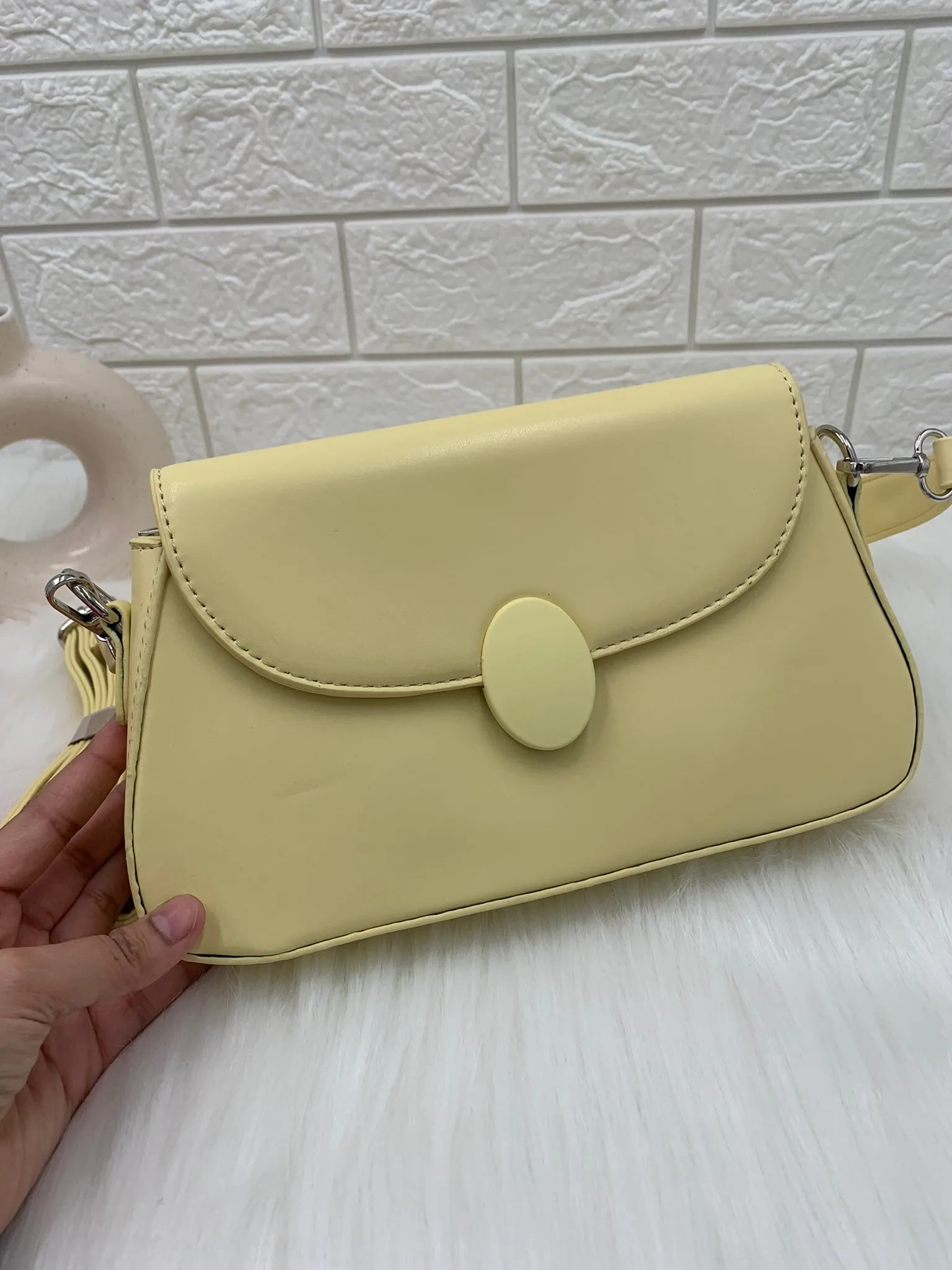 Women Lime Solid Metal Lock Sling Bag
